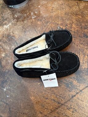 Minnetonka womens Black Suede Shearling-Lined Moccasin Loafers size 5M
